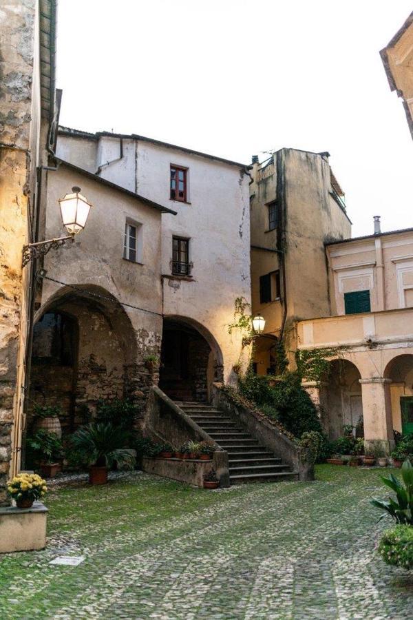 לינה וארוחת בוקר דולצ'דו Bb Palazzo Doria מראה חיצוני תמונה